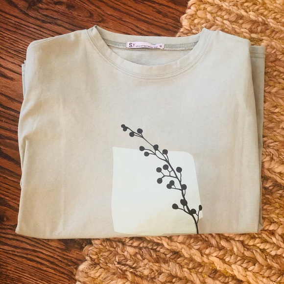 Urban Outfitters Tops - 💛2 for 20💛Oversized tee